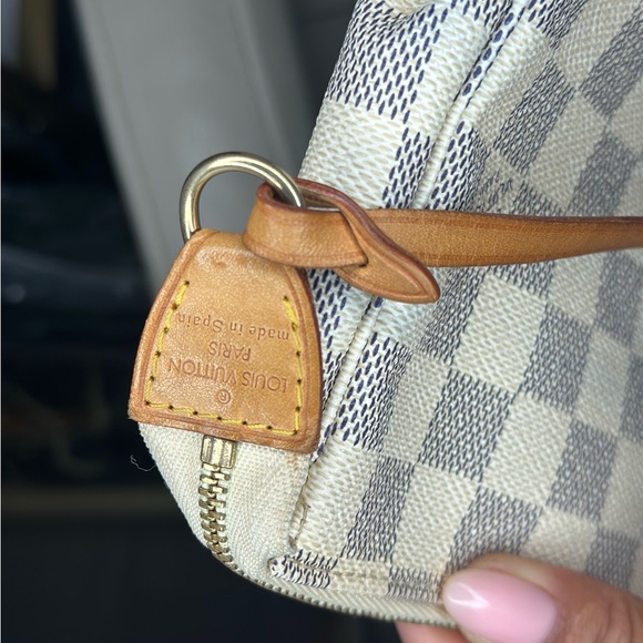 LOUIS VUITTON WHITE DAMIER AZUR POCHETTE ACCESSOIRES - Picture 13 of 15